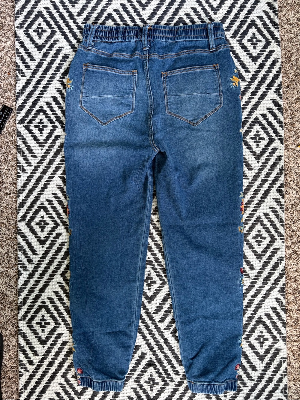 Driftwood Floral Embroidered Denim Joggers Jeans Women Sz S Free People EUC - Picture 13 of 13